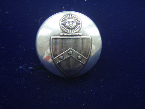 From eBay, another example of heraldry “in action”, the livery button.
